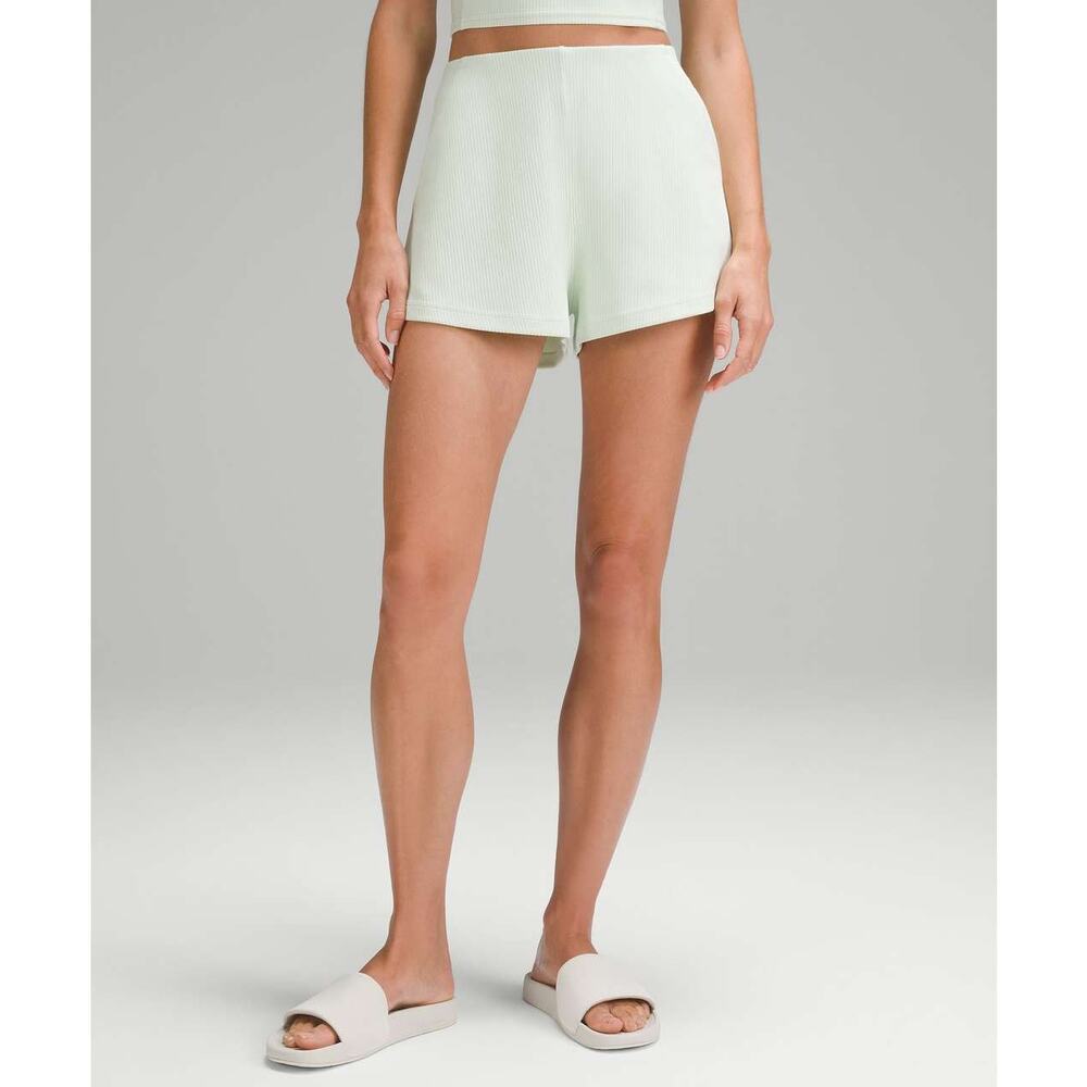 [Lululemon] Kohlrabi Green Ribbed Softstreme High Rise Pull On Shorts Size 10